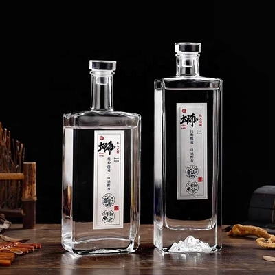 Material base Super Flint Glass Impressão personalizada garrafa de gin quadrada para e OEM Bem-vindo