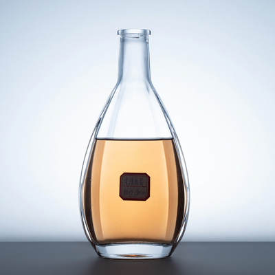 Material de vidro de pedra alta 700ml 750ml Rum Vodka Whiskey Tequila Garrafa de vidro com cortiça