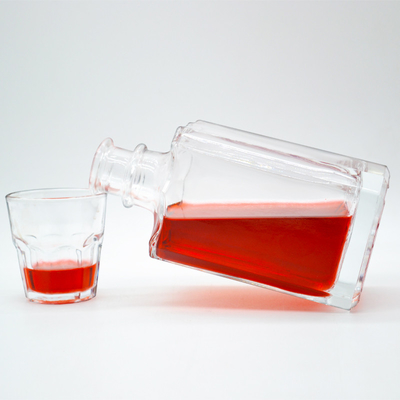 500 ml de capacidade Material branco cristalino garrafa de vidro vazia para vodka uísque vinho a granel