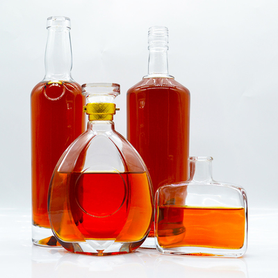 Garrafa de vidro de 700 ml de capacidade para Vodka Branca Vinho branco e outras bebidas Forma quadrada