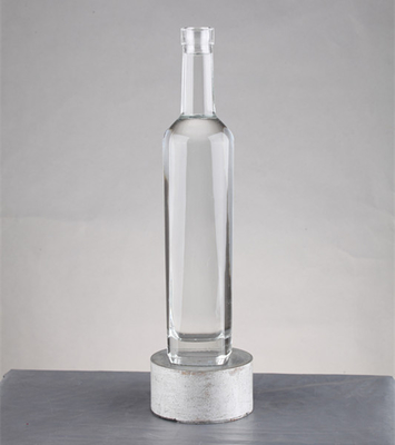 Bebidas industriais 250 ml 500 ml 750 ml garrafa de uísque plano vidro com tampa de parafuso