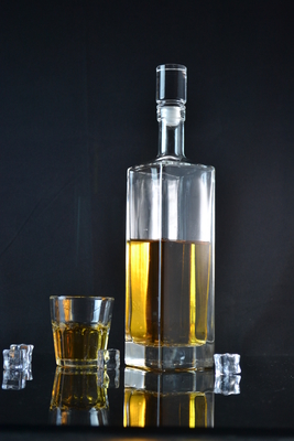 500 ml 750 ml 1000 ml Garrafa de vinho limpo Gin Rum Whiskey Vidro Liquor com vedação de cortiça