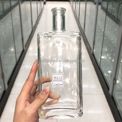 Bebidas Industriais High End Quadrado Esculpido Liquor Tequila Boston Garrafa de vidro com tampa