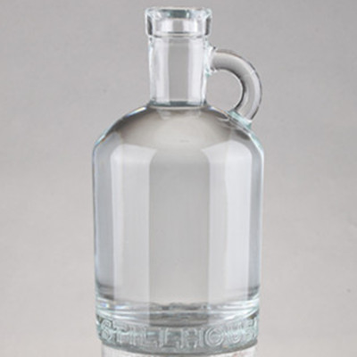 750 ml de Brandy Quadrado XO Flint Liquor 250 ml de frasco de rum congelado 375 ml de champanhe