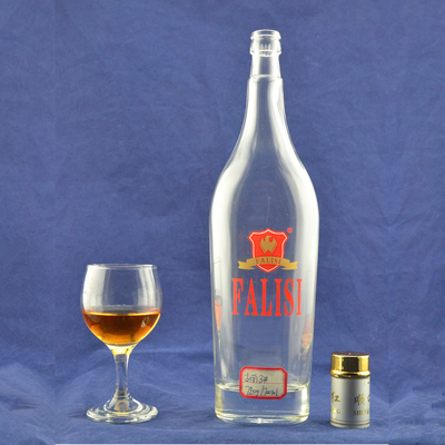 Material do colarinho Super Flint Material 700 ml Vazio Alcool Límpido Rum Whisky Spirit Vodka Garrafa de vidro para Liquor