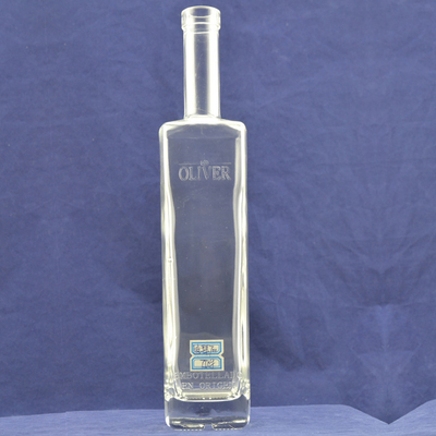 Material do colarinho Super Flint Material 700 ml Vazio Alcool Límpido Rum Whisky Spirit Vodka Garrafa de vidro para Liquor