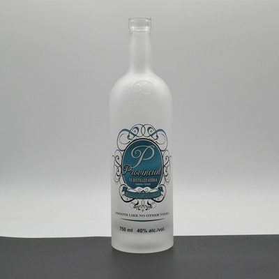 Impressão de tela de ombro redonda personalizada Garrafa de vidro branco congelado para 750 ml de vodka alcoólica