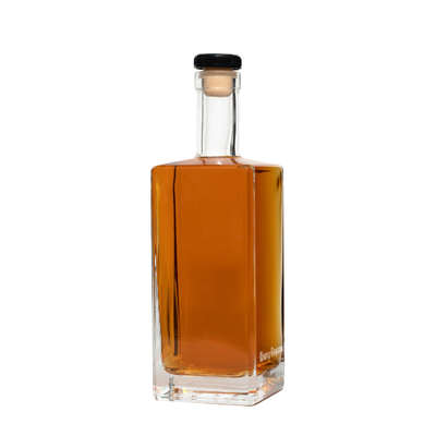 Garrafa de whisky de 700 ml clássica com rolha de vidro Material do corpo Super Flint Material de vidro