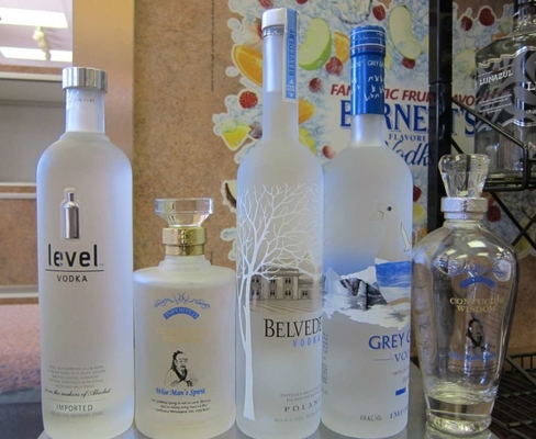 Superfície de Estampagem a Quente Garrafas de vidro para Vodka Gin Spirit 500 ml 1Liter