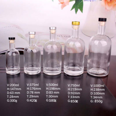 FOB Garrafa de vidro vazia para Vodka Spirits Whisky Wine Capacidade 250ml 500ml 700ml 750ml 1l