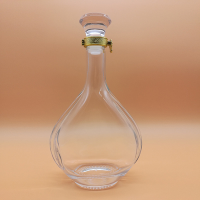Garrafas de vidro quadradas de 500 ml de pedra clara personalizadas para álcool altamente OEM / ODM