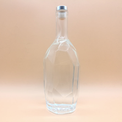Garrafas de vidro de whisky de 750 ml de capacidade Vidro com tampas Outro estampamento a quente por processo profundo