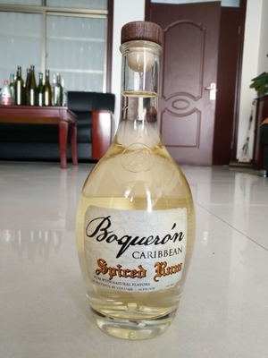 Garrafas de vidro de whisky de 750 ml de capacidade Vidro com tampas Outro estampamento a quente por processo profundo