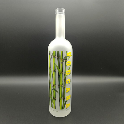 700 ml Whiskey Vodka Garrafa de vidro com material de vidro de cristal e aspecto sofisticado