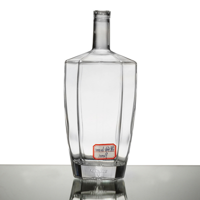 Material do colarinho Material de vidro Super Flint Garrafa de vidro 4.5L para Vodka Gin Whiskey