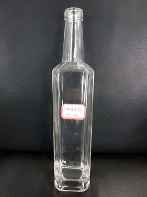 Garrafa de vidro de 750 ml de vodka e licor transparente vazia com vedação tipo cortiça/viragem/guala