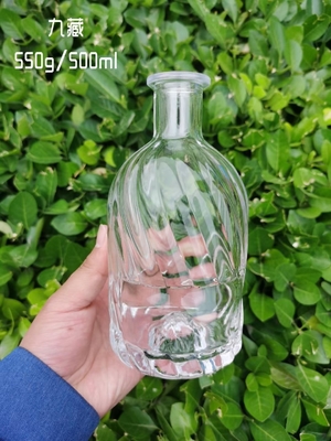 500 ml Super Flint Material Garrafa de vidro branco claro para Vodka Whiskey Gin