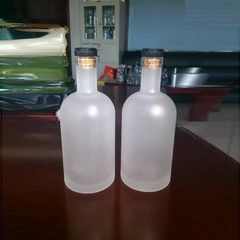 500 ml Impressão de tela sob medida Coroa congelada Royal Whisky Vodka Gin Garrafas de vidro com cortiça