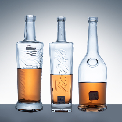 700 ml de vidro de brandy vodka garrafa de gin em design elegante com material de vidro Super Flint