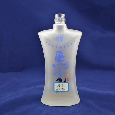 Custom 750ml Fota de vidro de vodka em forma de foguete para bebidas online com tampa de parafuso