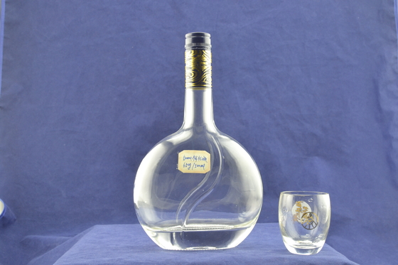 Garrafas de vidro de vodka Ciroc de 750 ml transparentes com design transparente