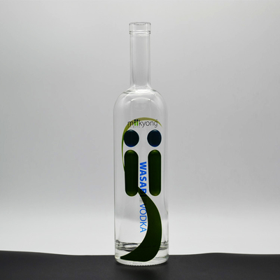 Garrafas de vidro de vodka russa de 750 ml com amostra gratuita e material de vidro super flint