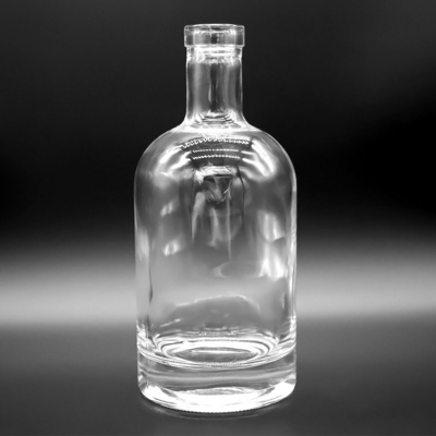 Garrafa de vidro de vodka transparente de 750 ml para licor branco claro Logotipo personalizado aceitável