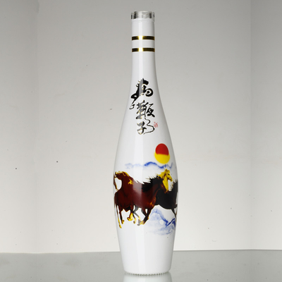 Material de vidro Super Flint 750ml garrafas de vidro de vodka personalizadas para Shandong Yuncheng