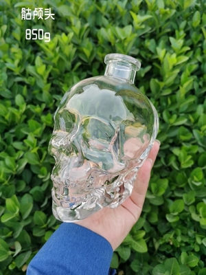 Garrafas de licor de vidro personalizadas quadradas para bebidas alcoólicas Vodka Gin Rum Whisky 700ml Cortiça