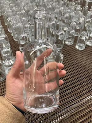 Extra White Flint Glass 350ml 500ml 700ml 750ml Vodka Gin Whiskey Liquor Garrafa de vidro