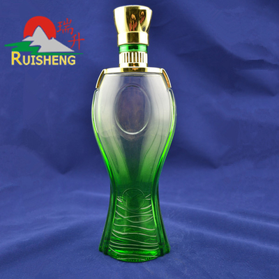 Garrafa de vidro de gravura para 500ml 700ml Capacidade de marca privada Spray Vodka Liquor