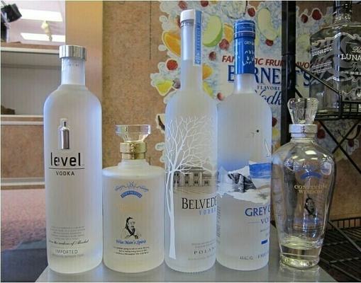 Garrafa de vidro gravada para uísque 750 ml Quadrada Garrafa eletroplata Super Flint Glass