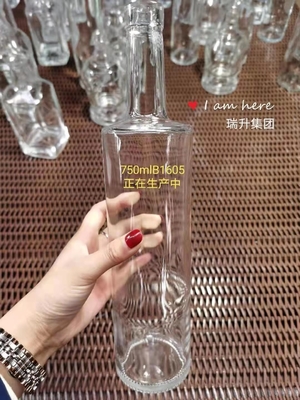 Super Flint Glass Bottles for Vodka Whisky Liquor em 500ml 700ml 75cl Frosted Material