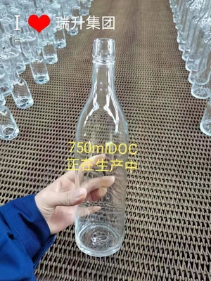 Super Flint Glass Fancy Forma única congelado 750ml Espray de cor vazia Garrafa de vidro de vinho 500ml para Liquor