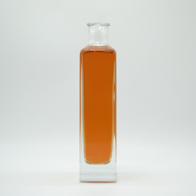 750 ml Material extremamente branco garrafa de vidro quadrada francesa para estampagem a quente de gin e uísque