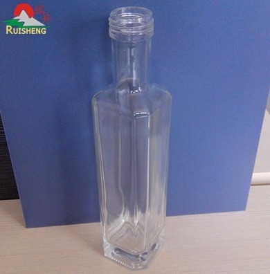 700 ml 750 ml Super Flint French Square Glass Bottle para álcool Padrão certificado SGS