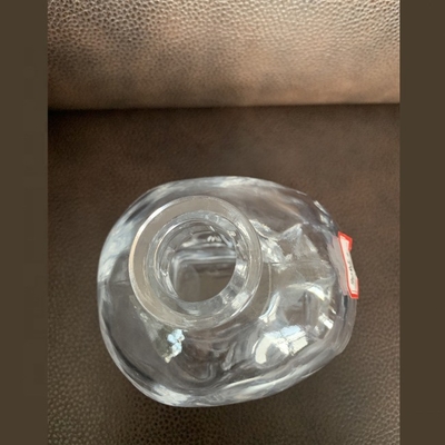 Tipo de vedação da tampa de parafuso Crânio de vidro Super Flint Material base da garrafa de uísque