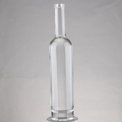 Garrafas de vodka de 70cl 700ml feitas de vidro de super-flinta com base espessa e tipo de vedação de cortiça