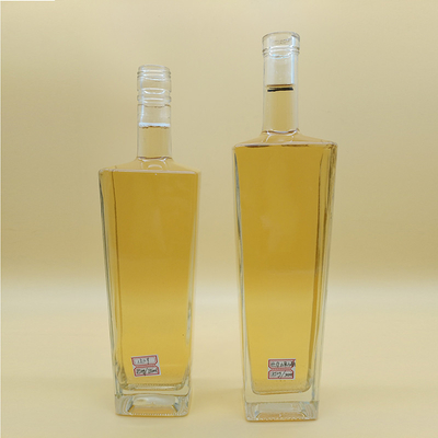 Material de vidro Super Flint 750 ml Garrafa de vidro com tampa de parafuso para fabricação de bebidas alcoólicas