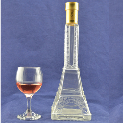 Material de vidro de pedra em relevo de alta torre Eiffel forma de vidro garrafa de licor com cortiça