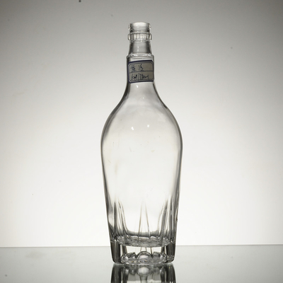 Os fabricantes de garrafas oferecem garrafas de vidro de whisky de 750 ml com material de vidro Super Flint