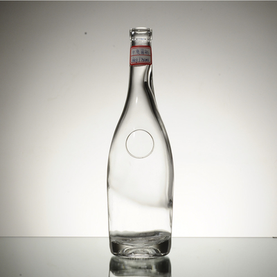 Os fabricantes de garrafas oferecem garrafas de vidro de whisky de 750 ml com material de vidro Super Flint