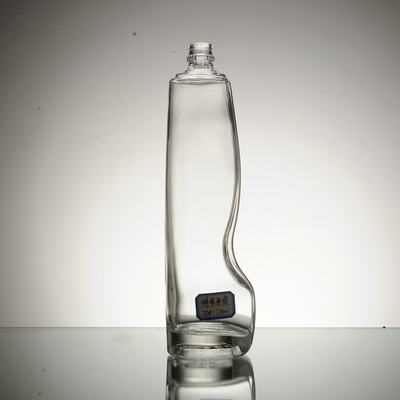 Os fabricantes de garrafas oferecem garrafas de vidro de whisky de 750 ml com material de vidro Super Flint