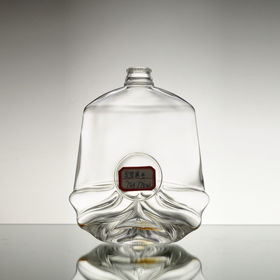 Os fabricantes de garrafas oferecem garrafas de vidro de whisky de 750 ml com material de vidro Super Flint