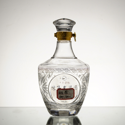 500 ml Manuseio de superfície de gelo em forma de borboleta garrafa de vidro de uísque para embalagem de vodka