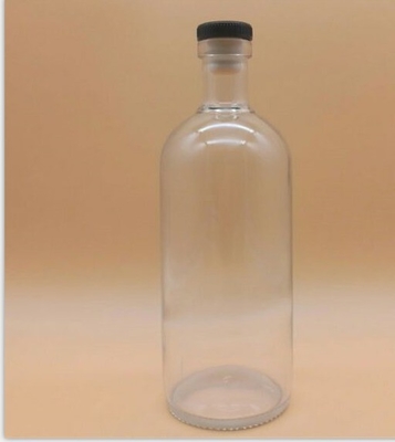 Fechaduras de garrafas com tampa de parafuso 700ml Whiskey Garrafas de vidro vazias claras para vinho OEM/ODM Bem-vindo