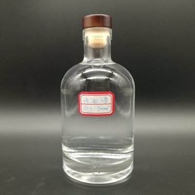 Fechaduras de garrafas com tampa de parafuso 700ml Whiskey Garrafas de vidro vazias claras para vinho OEM/ODM Bem-vindo
