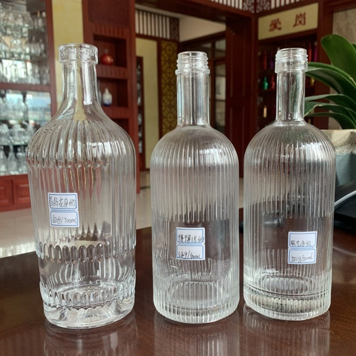 Material de vidro de pedra alta 700 ml garrafa de espírito vazio de pescoço comprido para uísque 375 ml