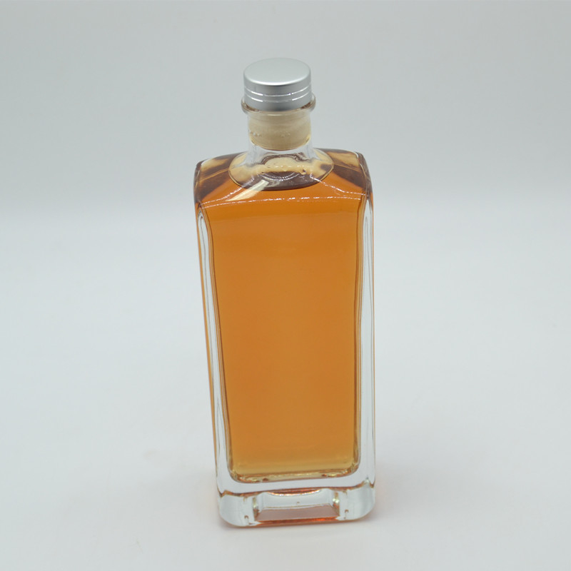 Material de vidro de pedra alta 500 ml Vidro de vodka branco claro e vazio 750 ml