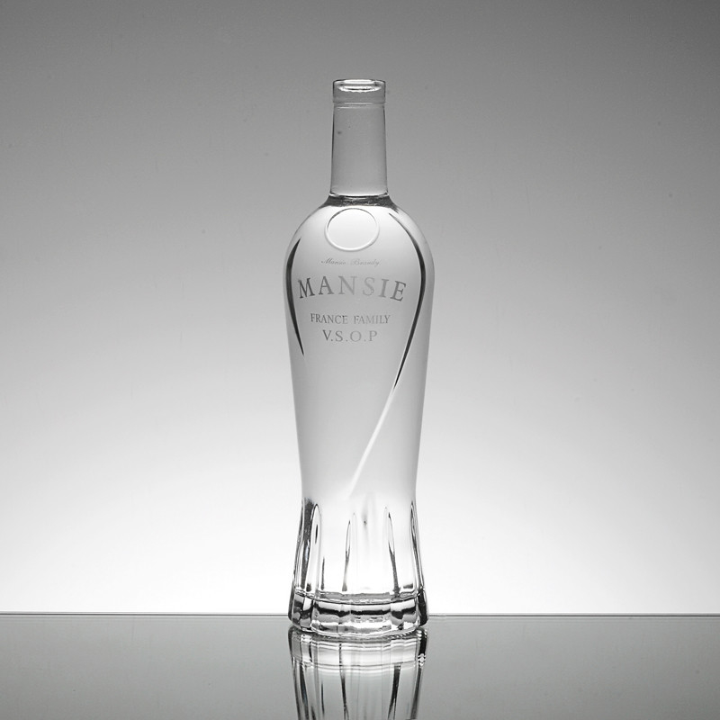 Garantia do Comércio Material de vidro de pedra alta 750ml garrafa de vodka clara para grande evento